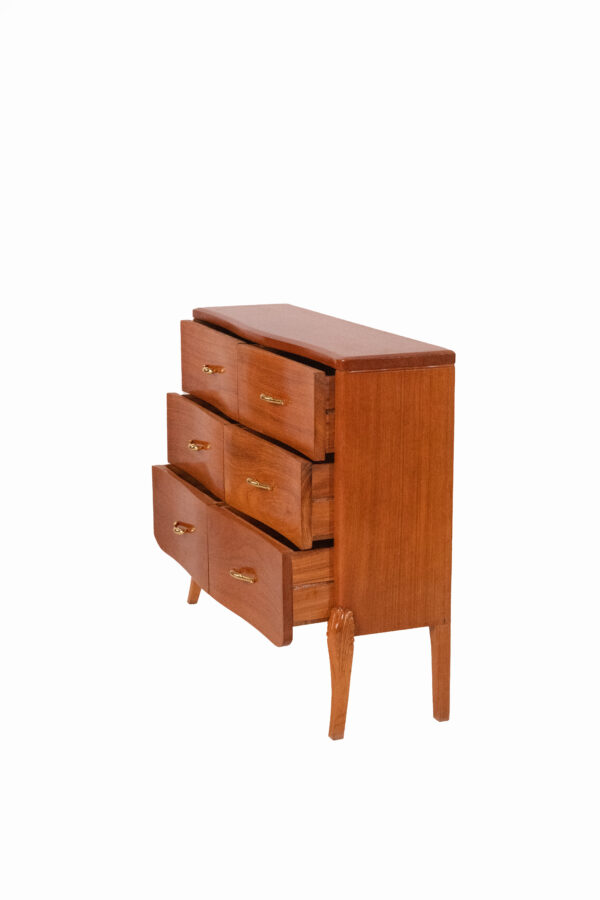 Commode pied sculpté